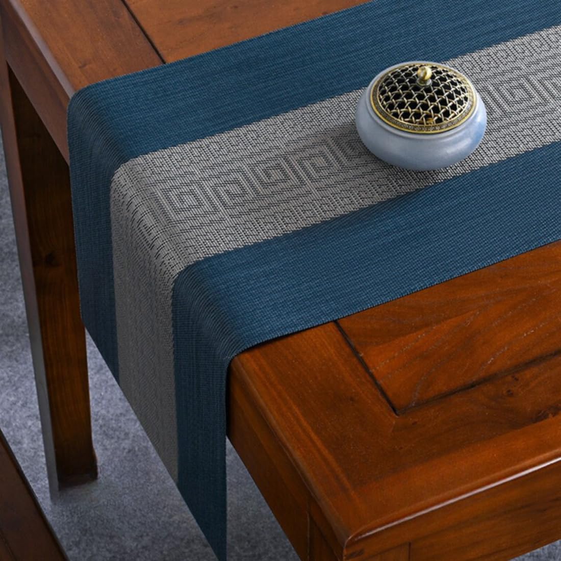 Luxury Design Runner Set | 6 Pcs PlaceMat With 1 Pcs Runner (6+1=7 Pcs)